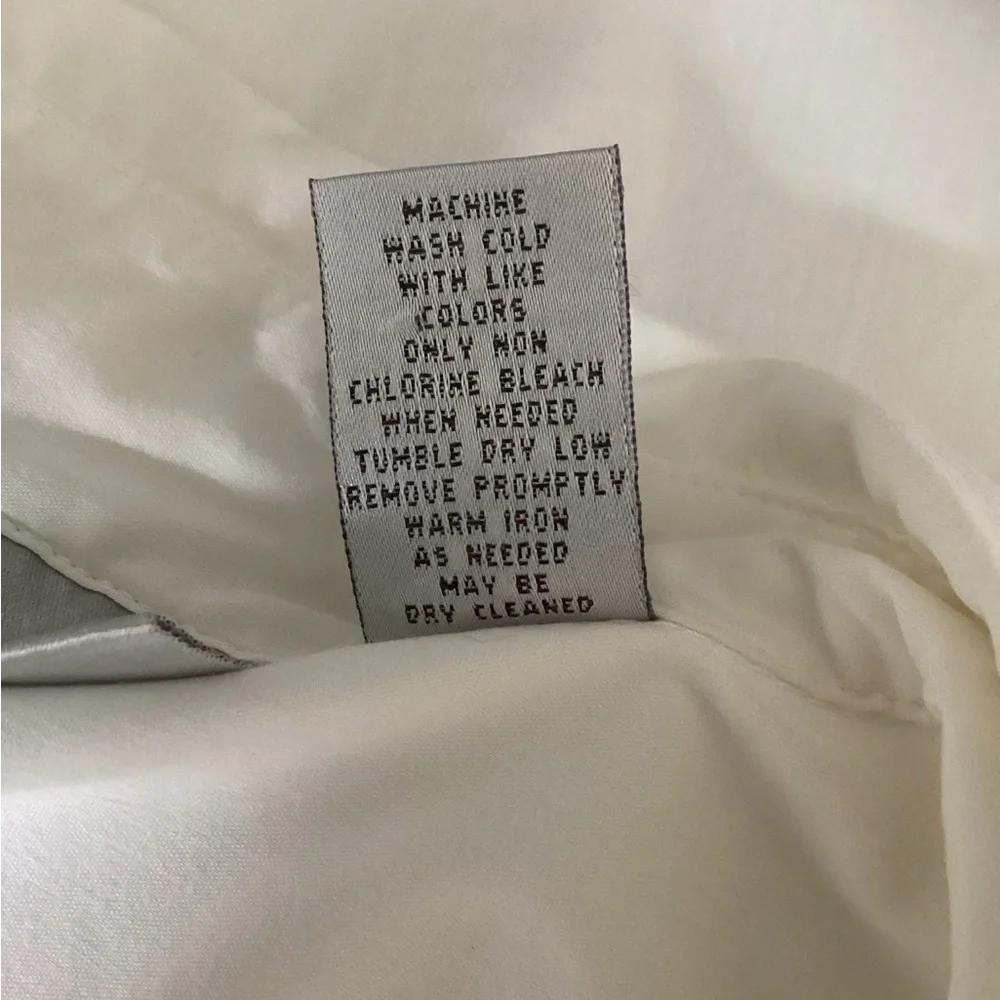 🌺 CHICO’S white shirt Sz 2 button down mother of pearl buttons stretch cotton - Picture 9 of 10